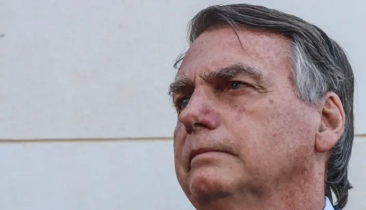 Bolsonaro É Levado Às Pressas Para Hospital E O Médico Revela Que… Ver Mais