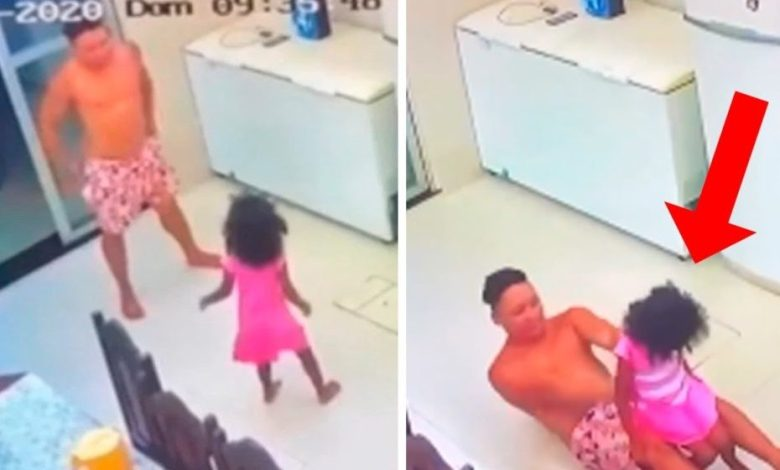 Corajos4 Mãe Confia Sua Filha De 4 Anos Aos Cuidados Do ‘Ti0’ E Fica Em Choque Ao Ver As Imagens Da Câmera; Veja O Vídeo