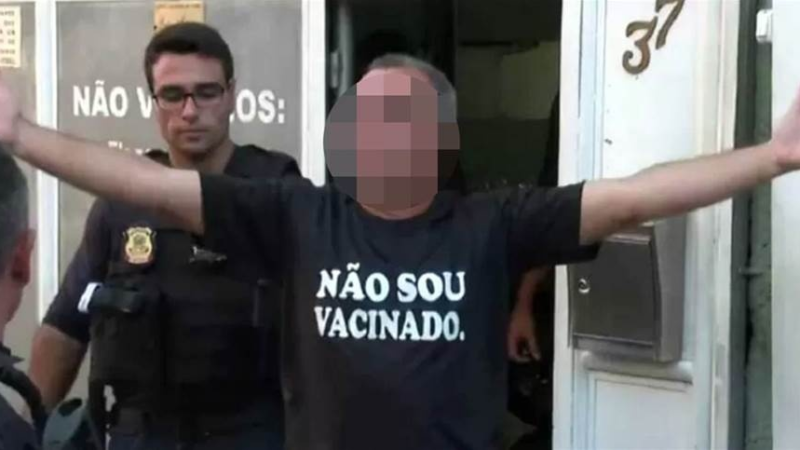 FIM DOS TEMPOS: Pastor é preso por @BUS4R de filhas gêmeas, elas estavam com… Ver mais