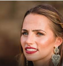 MEU DEUS: Ana Lúcia morreu este sábado ao ser surpreen…Ver mais