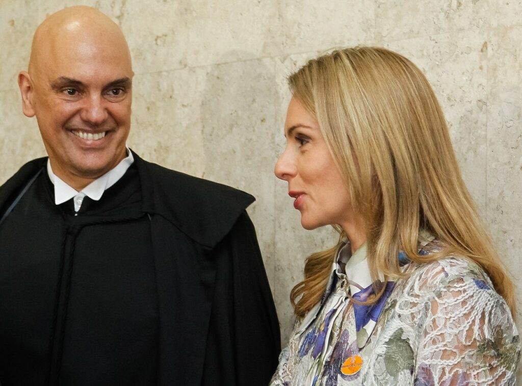 Que horror: Moraes e a esposa acaba de ser p…ver