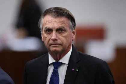 Bolsonaro Está Com Câncer e Médicos Dão Apenas Cin…Ver mais