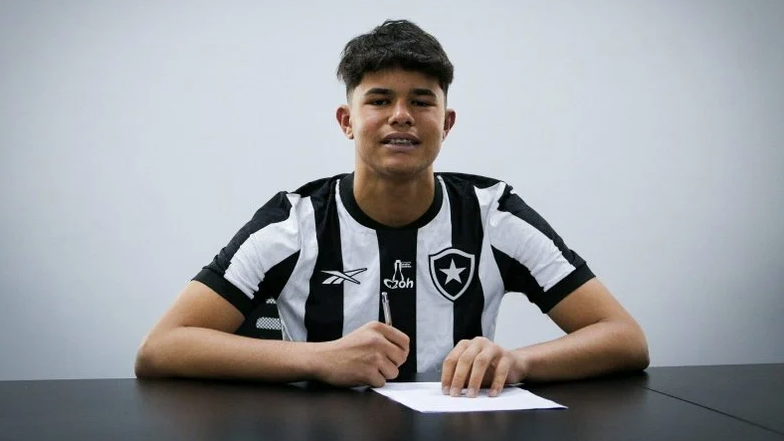 Nessa manhã de terça-feira, Filho do Goleiro Bruno acaba de confessar tudo que aconte…Ver mais