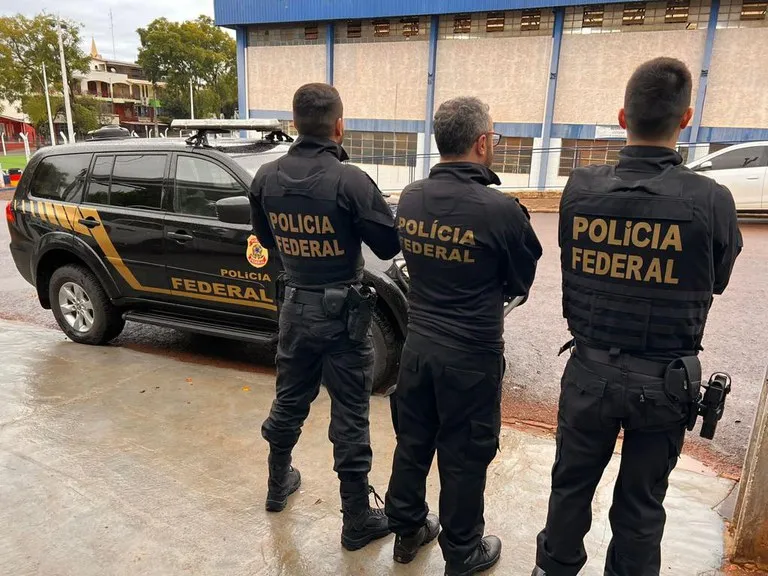 Metanol: polícia prende principal fornecedor de bebidas falsas, ele fazia a cerv…Ver mais