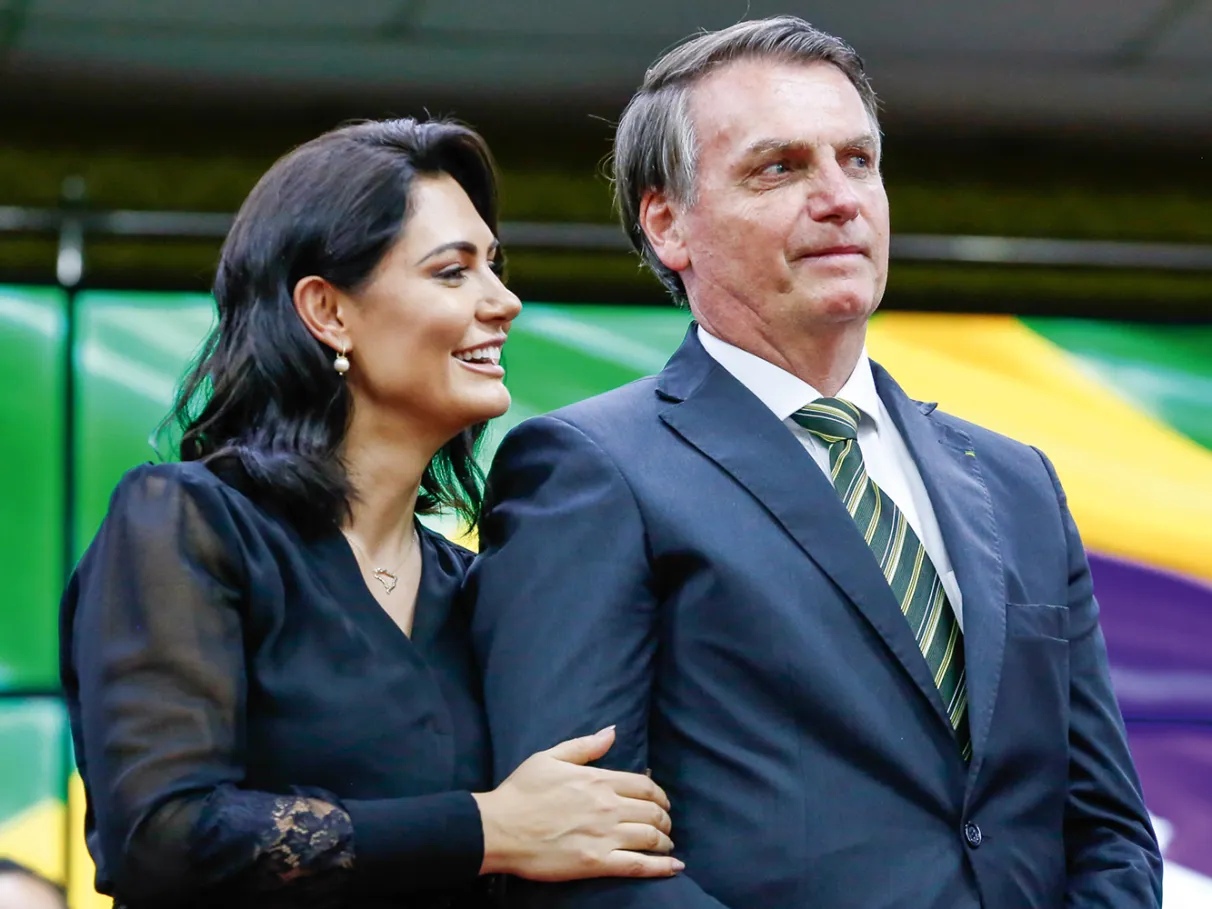Após comemorar prisão de Bolsonaro, José de Abreu recebe casti…ver mais