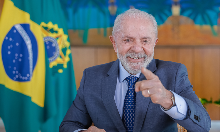Nesta manhã presidente Lula acaba de ser ….ver mais