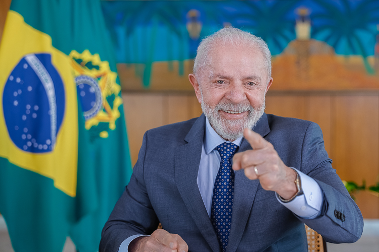 Nesta manhã presidente Lula acaba de ser ….ver mais