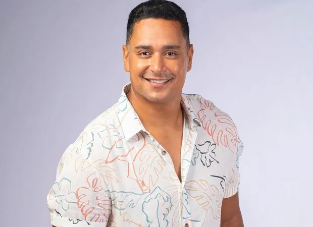 Xanddy é internado às pressas em Salvador após levar um ti…ver mais