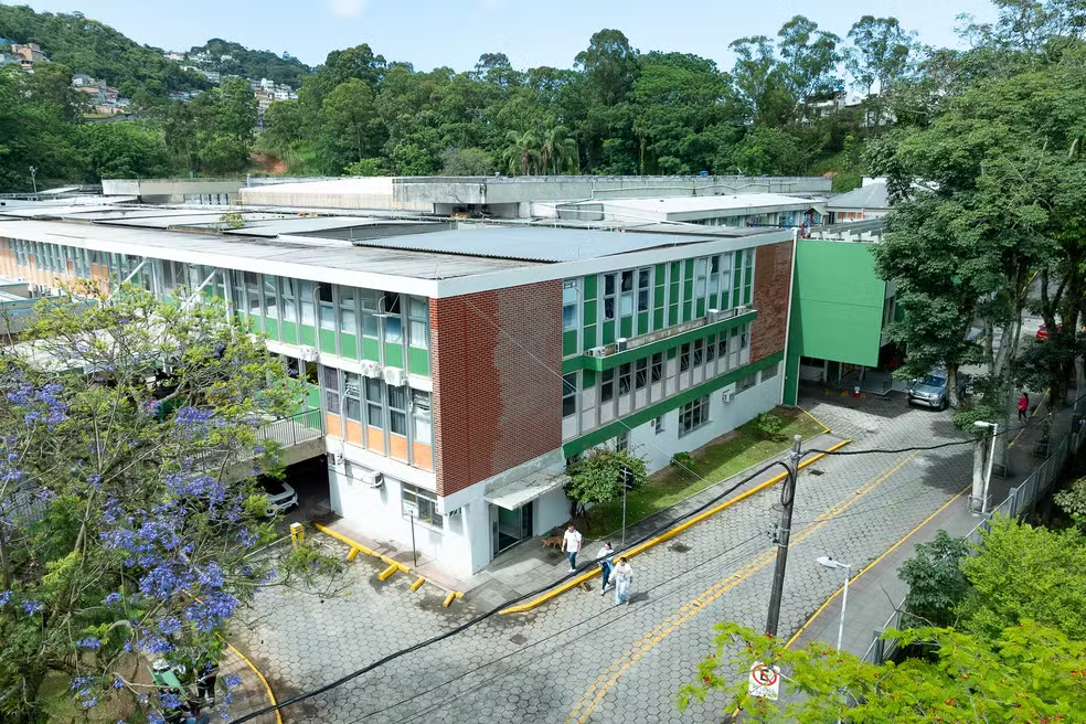 Mãe é presa no RS após exame de urina da filha de poucos anos conter vestígios de… Ver mais